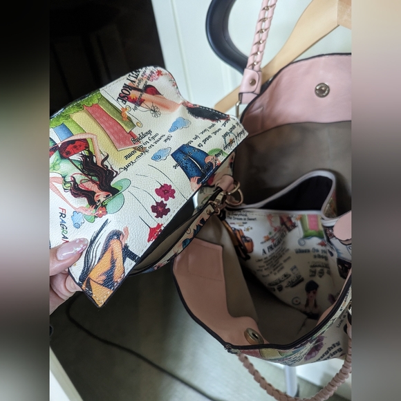 Pleather Tote Bag with Inserts - Picture 9 of 14